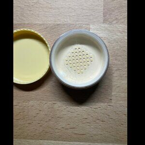 Bellapierre’s Banana Setting Powder
